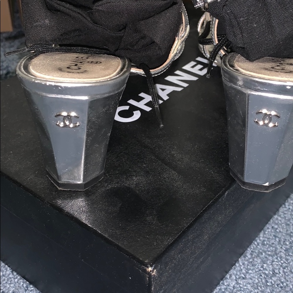 Authentic Chanel size 40 - Picture 6 of 8